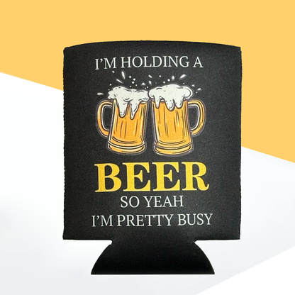 "I'm Busy Holding My Beer" Can Sleeve｜Emotional Support Beer Can Sleeve Holder｜Funny & Reusable｜Non-Slip｜Beach Boating Party｜Funny Gifts for Men Dad Husband｜Man Gift Set｜Collapsible Can Coolers