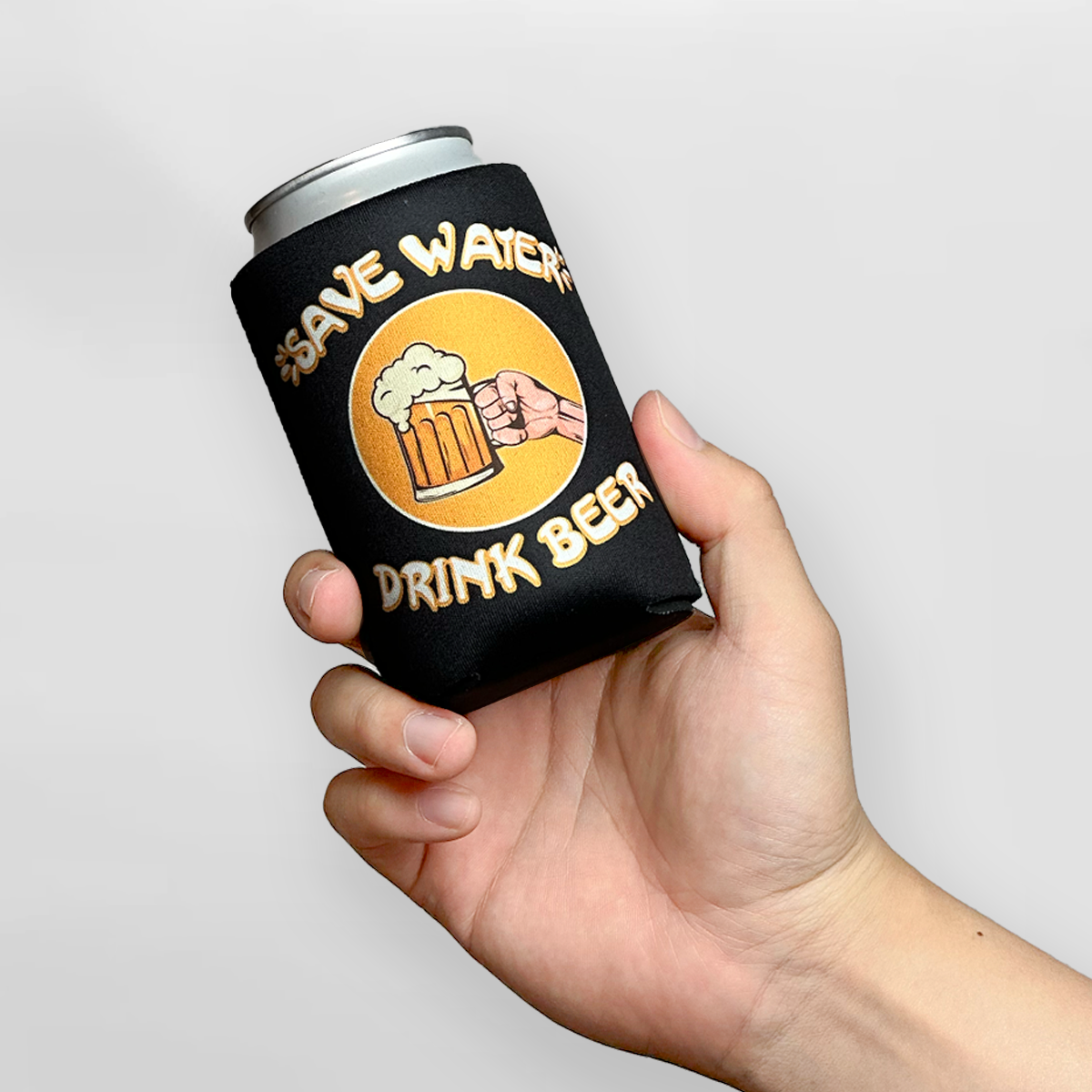 Save Water Drink Beer" Can Sleeve｜Emotional Support Beer Can Sleeve Holder｜Funny & Reusable｜Non-Slip｜Pool Party Camping｜Funny Gifts for Men Dad Husband｜Man Gift Set｜Collapsible Can Coolers